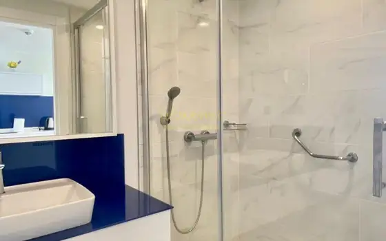 Срочно продается двухкомнатная квартира.