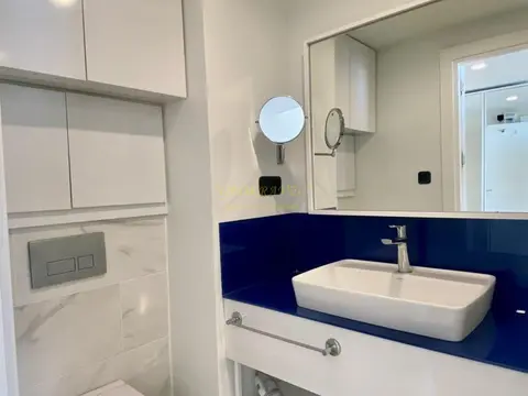 Срочно продается двухкомнатная квартира.