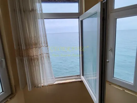Дом на берегу Черного моря.