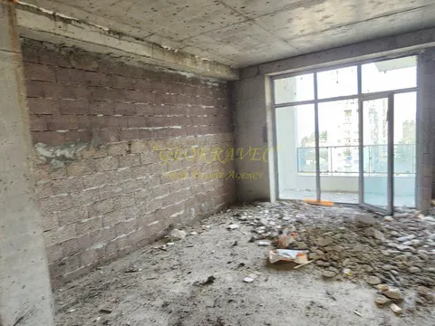 Продается квартира у моря в Махинджаури.