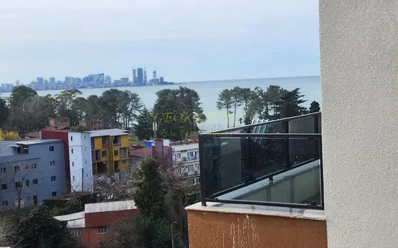 Продается квартира у моря в центре Махинджаури.