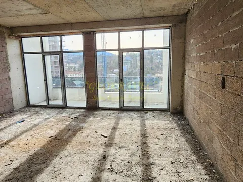 Продается квартира у моря в центре Махинджаури.