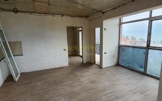 Отремонтированная квартира с панорамным видом на море.