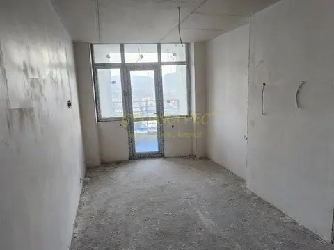 Продается квартира в состоянии белого каркаса.