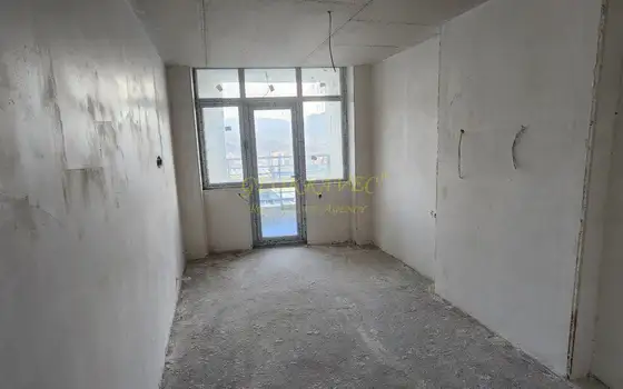 Продается квартира в состоянии белого каркаса.