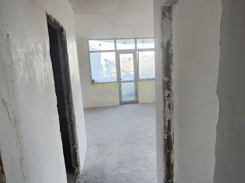 Продается квартира в состоянии белого каркаса.