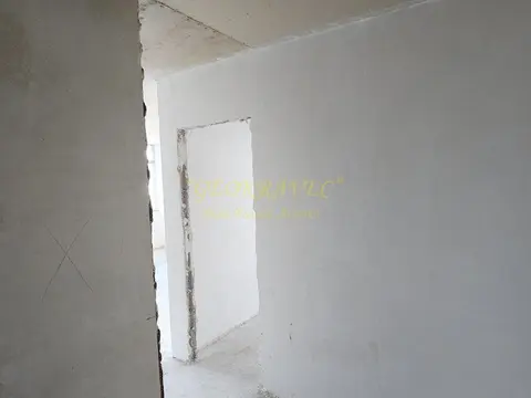 Продается квартира в состоянии белого каркаса.