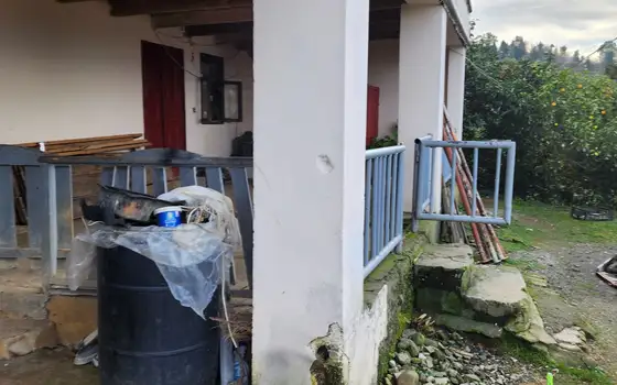 Двухэтажный собственный дом в Цихисдзири с видом на море.