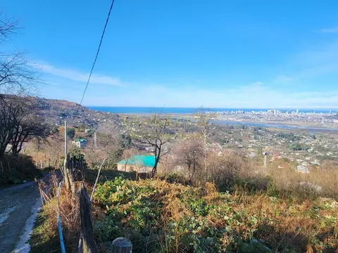 Земельный участок с шикарной панорамой на море и горы.