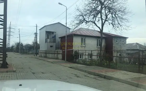 Продается частный дом 1,5 км-ах от города Кобулети в тихом и благоустроенном месте. - სურათი 1
