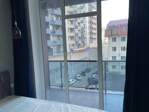 Квартира с ремонтом и мебелью у моря в Батуми.