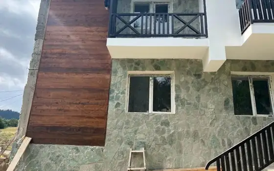 Продается недвижимость в Бакуриани.