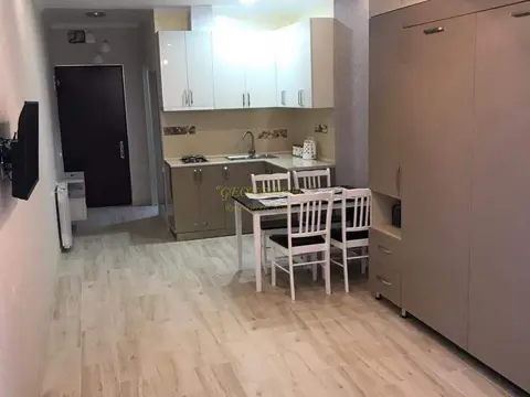 Продается однокомнатная квартира у моря в Батуми.