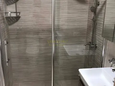 Продается однокомнатная квартира у моря в Батуми.