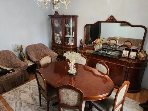 Трехкомнатная квартира в городе Батуми.