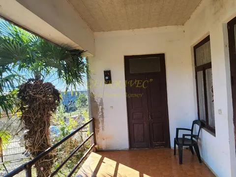 Продается двухэтажный дом в Кобулети.