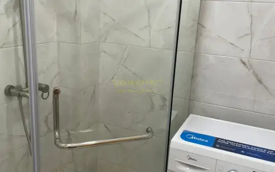 Продается однокомнатная квартира в 300 метрах от моря.
