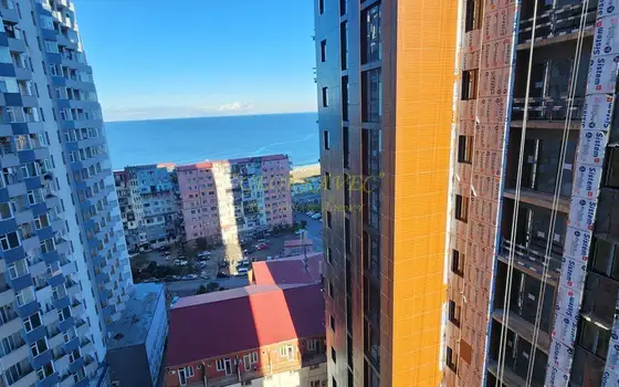 Отремонтированная  квартира студия у моря в Батуми с видом на море.