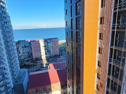 Отремонтированная  квартира студия у моря в Батуми с видом на море.