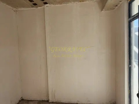 Продается трехкомнатная квартира у моря.