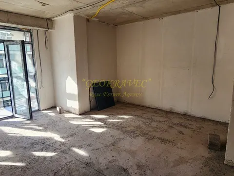 Продается трехкомнатная квартира у моря.