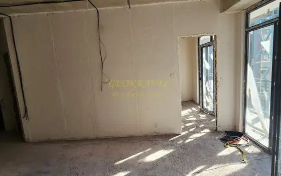 Продается трехкомнатная квартира у моря.