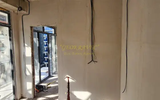 Продается трехкомнатная квартира у моря.